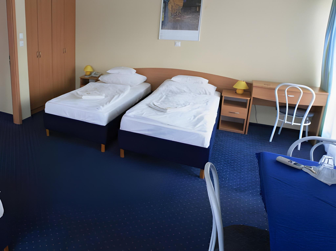 Bedroom 3, Hotel Papillon, Budapesti