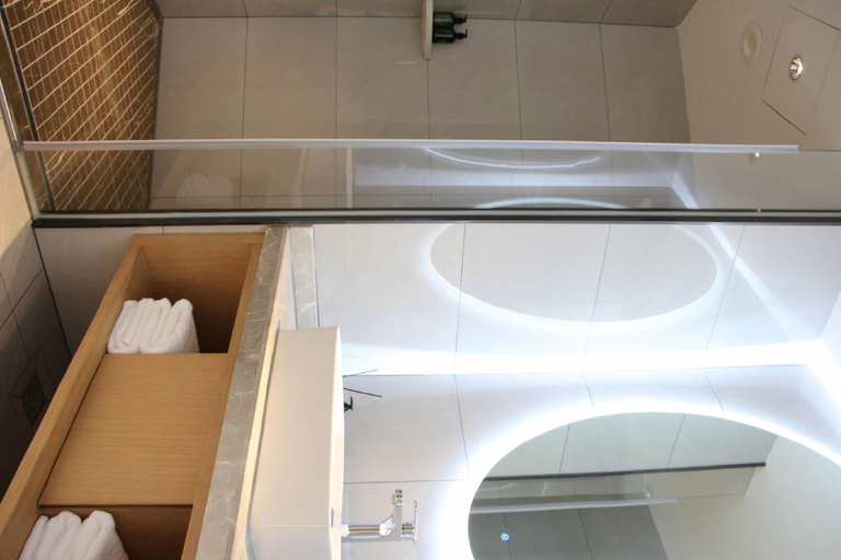 Bathroom 3, Wuxue Chutian International Hotel, Huanggang