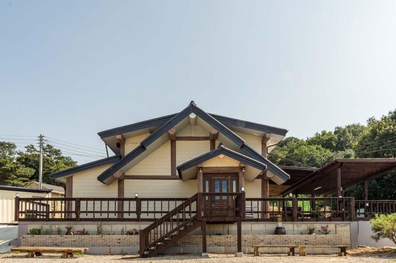 Exterior & Views 1, Jebudo Neuldanbi Pension, Hwaseong