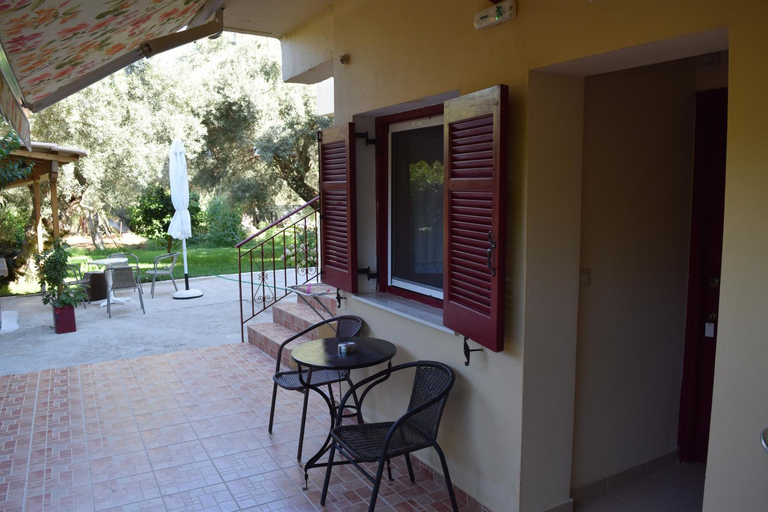 Others 5, To Agridi, Ionian Islands