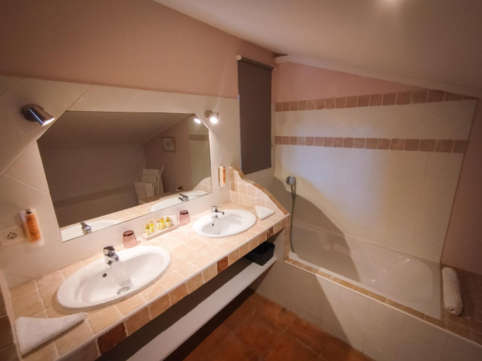 Bathroom 5, Le Mas De Gleyzes, Gard