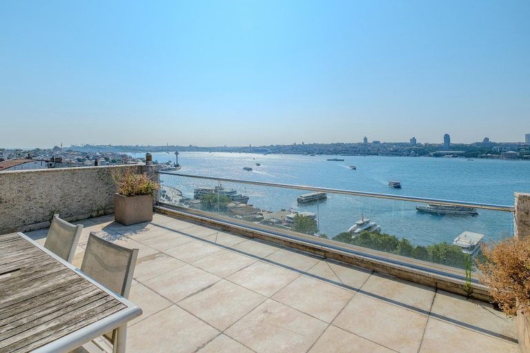 Sport & Beauty, Duplex Flat w Panoramic Bosphorus View and Terrace, Üsküdar
