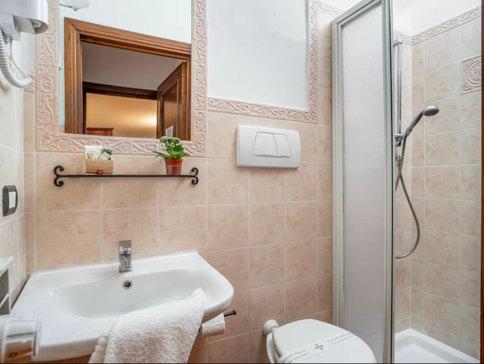 Bathroom 3, Antica Posta, Florence
