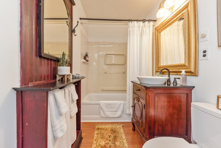 Others 5, The Augusta Guest House, Bracken