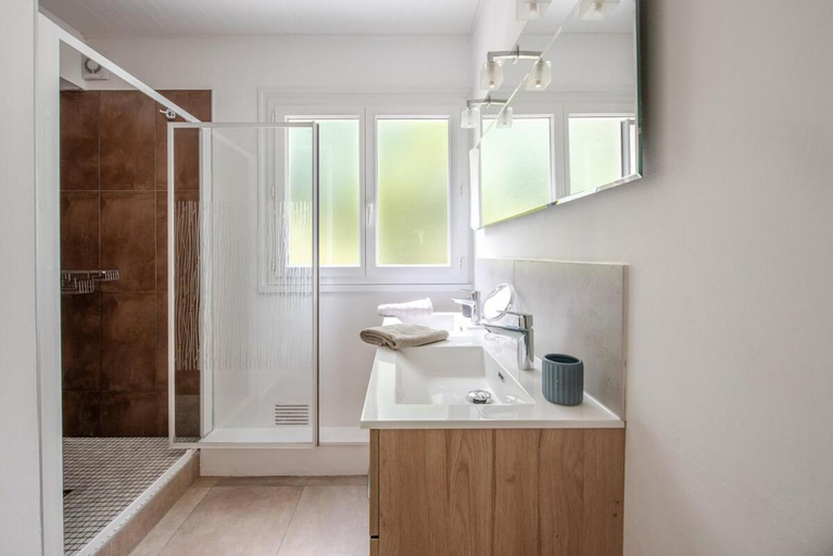 Shower 5, Appartements parc Pereire, Gironde