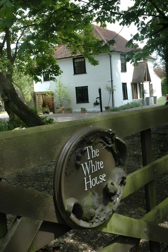 Others, The White House, Essex