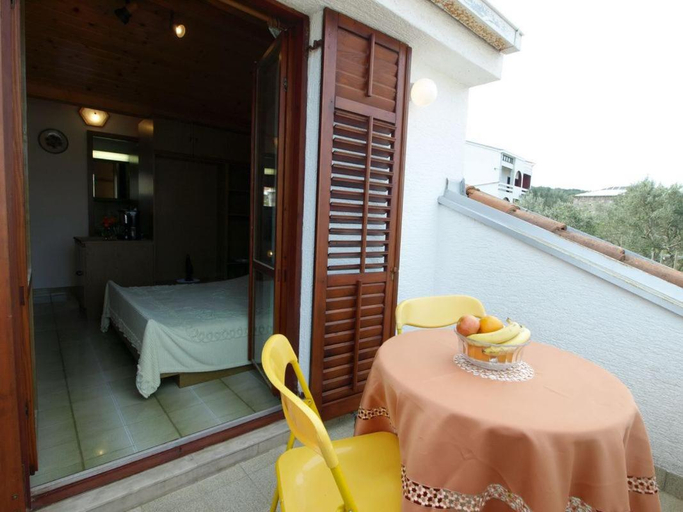 Others 4, 2 Bedroom Awesome Apartment In Lukoran, Preko