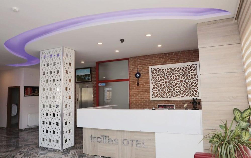Others 2, Tralles Hotel, Merkez