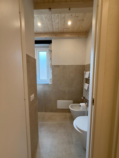 Bathroom 3, La Piccola Formica, Palermo
