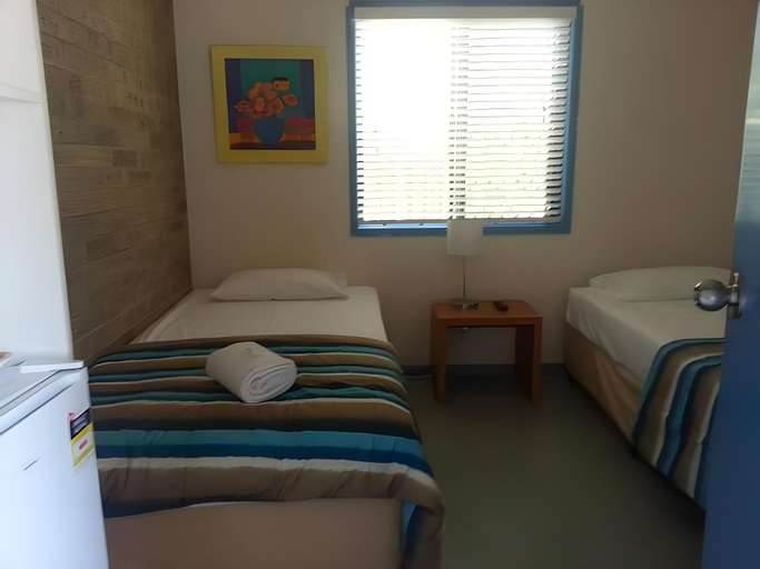 Bedroom 2, Coolum Budget Accommodation, Maroochy - Coastal North