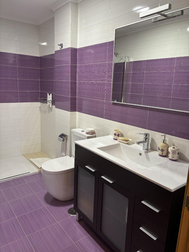 Bathroom 5, Refuxio Xacobeo, Lugo