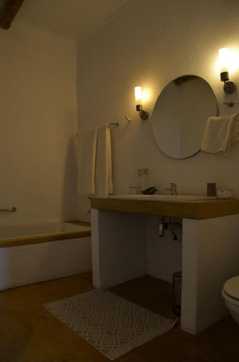 Bathroom 5, Ashbourne, Ehlanzeni