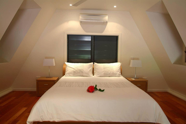 Bedroom, Canopy Chalet 4, Magnetic Island