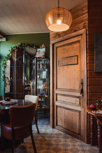 Food & Drinks 4, Maison d'hote Les Notes Endormie Chambre Secrete, Namur