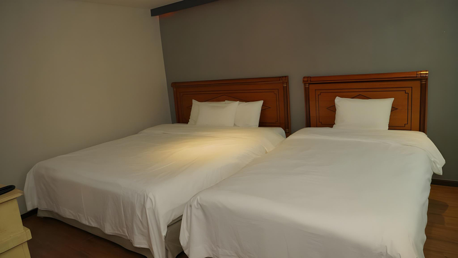 Bedroom 2, Hotel Rainbow, Changnyeong