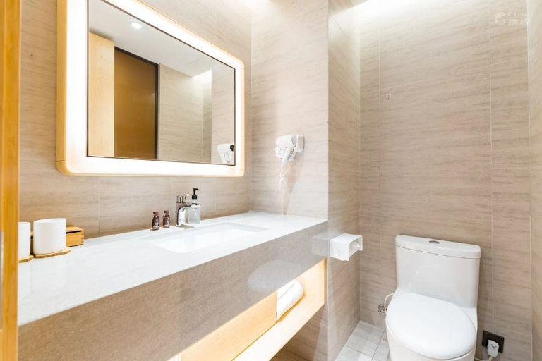 Bathroom 4, JI Hotel Shanghai Hongqiao Aegean Sea, Shanghai