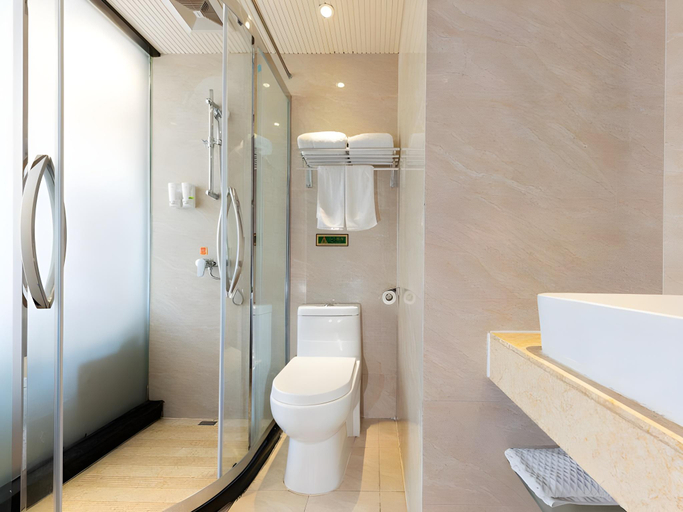 Bathroom, Vienna Classic Hotel Weihai Oulefang High-speed Railway North Station, Weihai