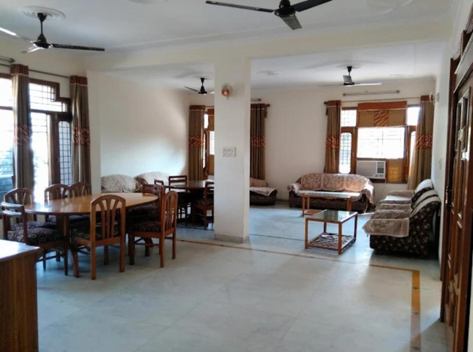 Others 5, Deepak Motel, Panchkula