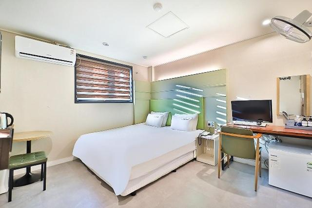 Bedroom 2, Changwon Jinhae Hotel Two Hearts, Jinhae