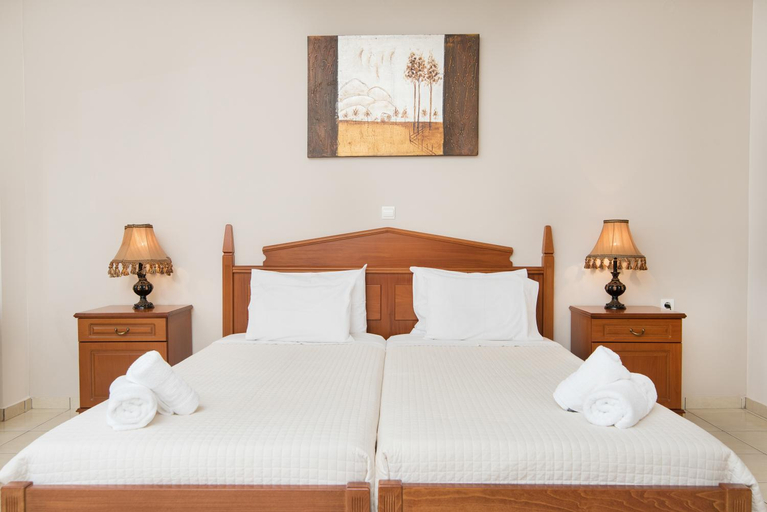 Bedroom 3, Roubini Apartments, Crete