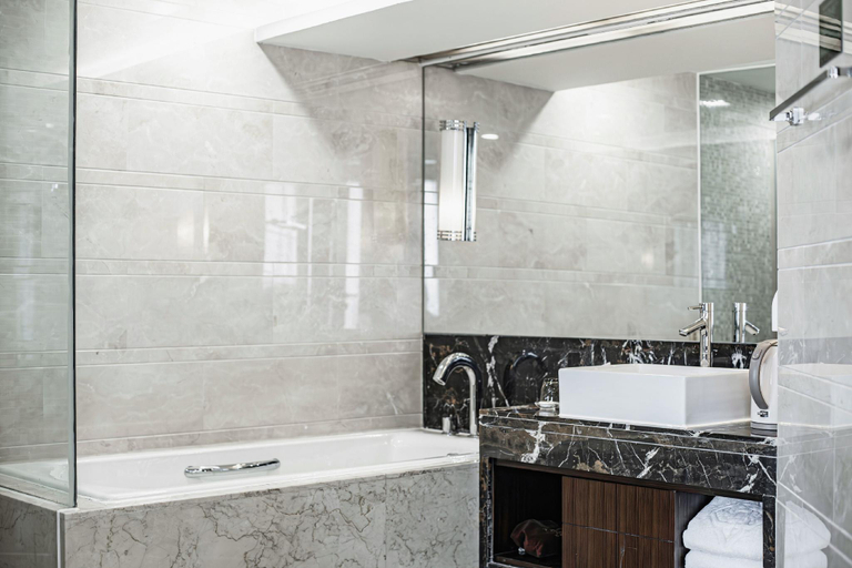 Bathroom 4, Cenbest Jinling Grand Hotel, Wuhu