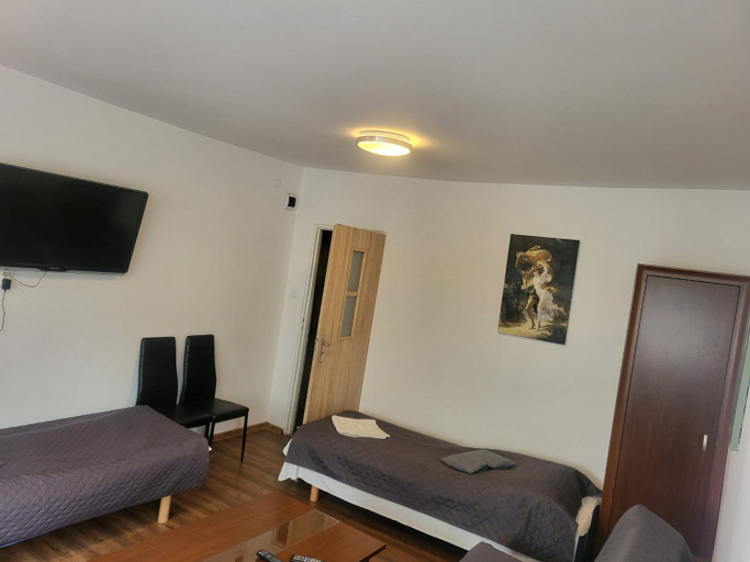 Bedroom 2, Pokoje Goscinne Korsarz - przy trasie rowerowej R10 - posiadamy monitorowana i zamykana na noc wiate, Słupsk