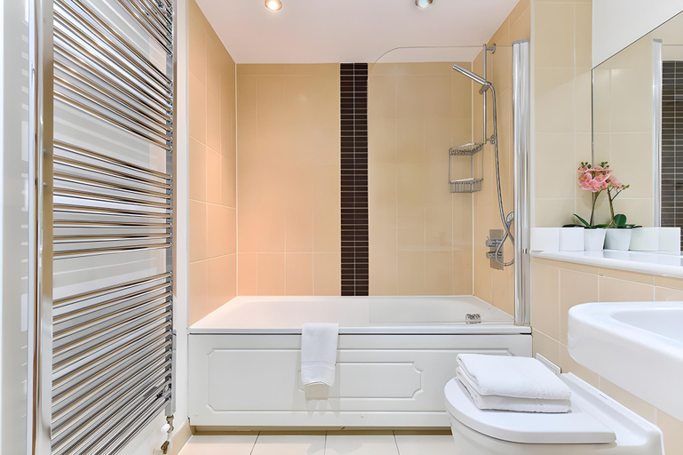 Bathroom, Brick Lane City Apartments, London