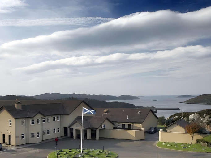 Exterior & Views