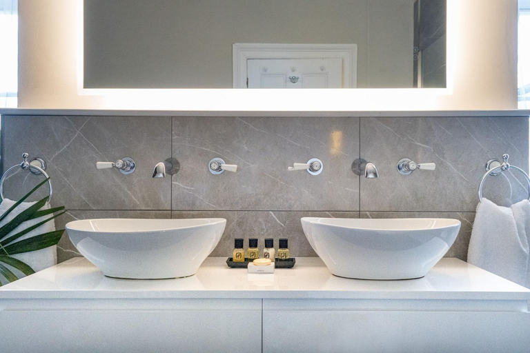 Bathroom 3, Albert Cottage Hotel, Isle of Wight
