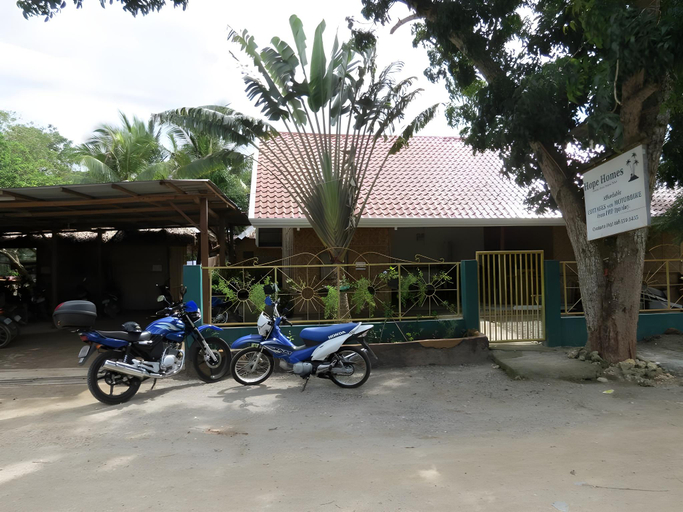 Exterior & Views