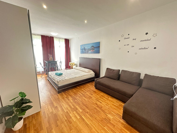 Others 5, Rooms Aragon, Barcelona
