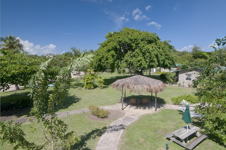 Others 4, Lance Aux Epines Cottages
