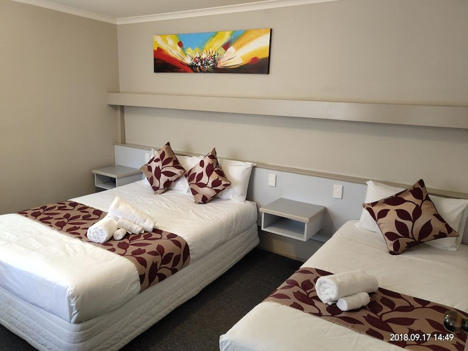 Bedroom 1, Coachman Motel and Holiday Units, Bass Coast  - Phillip Is.