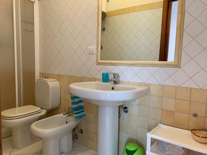 Bathroom 2, Residenza Lucia, Olbia-Tempio