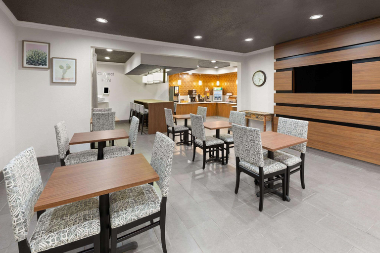 Food & Drinks 5, Wingate by Wyndham Marion, Marion