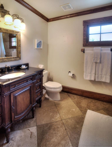 Bathroom 3, The Lodge Above Town Creek, Gillespie