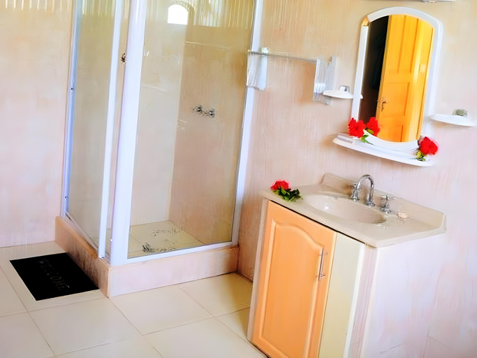 Bathroom 2, My Ozi Perl New Creole Villas