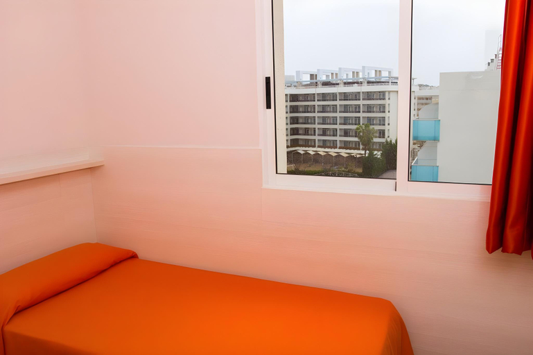Bedroom 3, Navarra Family Suites | Rentalmar, Tarragona
