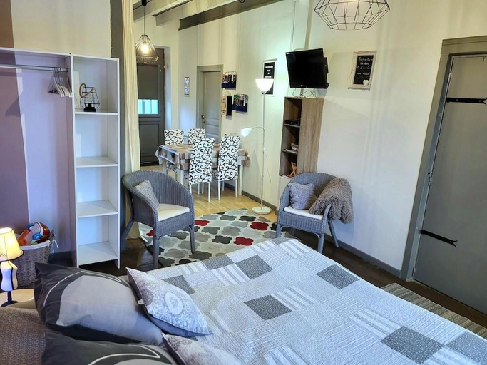Bedroom 4, Chez Christy, Allier