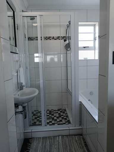 Bathroom 5, A Piece Of Heaven Two, Eden