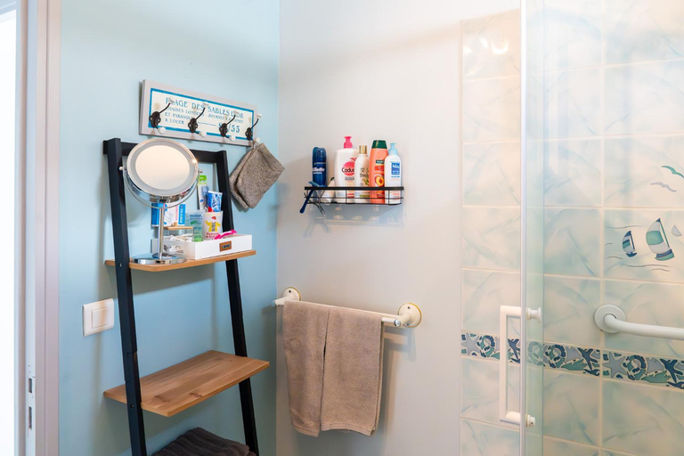 Bathroom 3, La Rose des Sables, Finistère