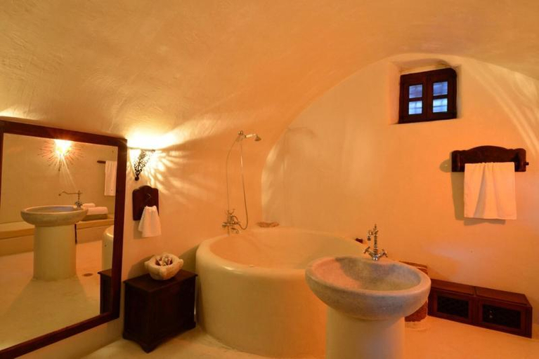 Bathroom 5, Ducato Wine Village, South Aegean