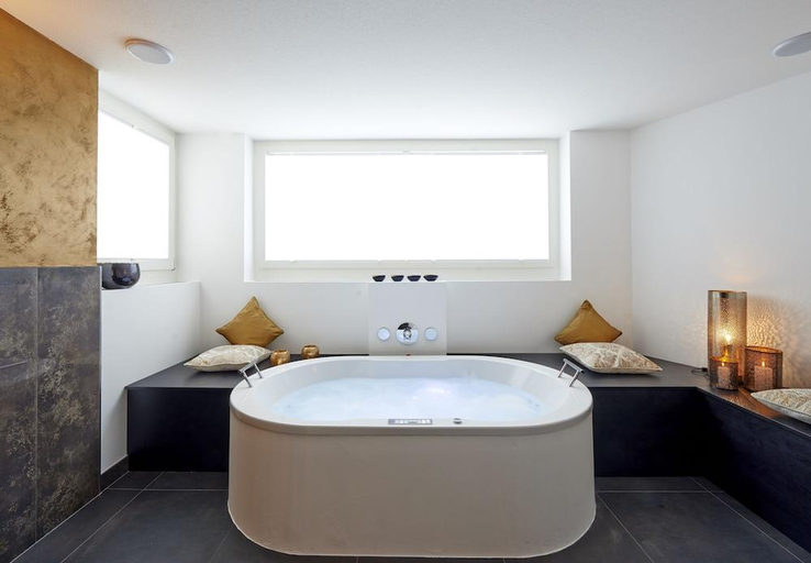 Bathroom 3, Hotel Welschen, Visp