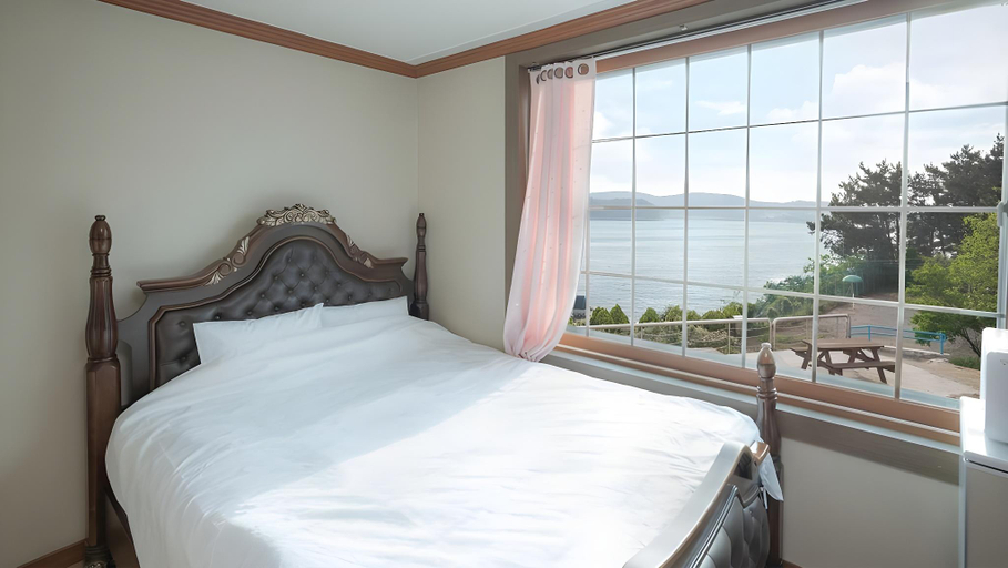 Bedroom, Anmyeondo Red Pension B, Taean