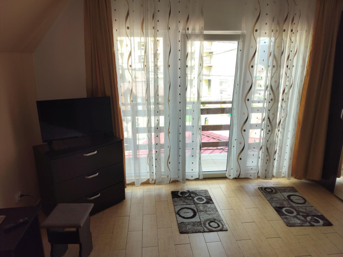 Others 4, Casa Bustean, Busteni