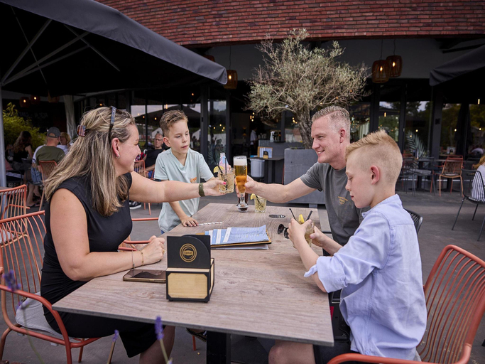 Food & Drinks 5, Farmhouse in Limburg with Private Sauna, Roggel en Neer