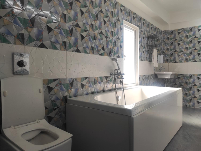 Bathroom 3, HOTEL SG HUB TOWER, Tinsukia