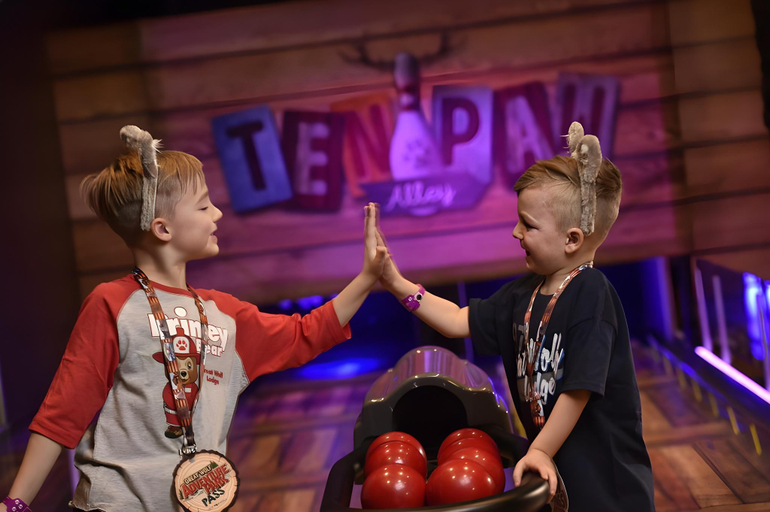 Food & Drinks 4, Great Wolf Lodge - Bloomington, Hennepin