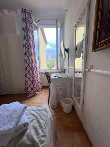 5, Casa Maya, Florence