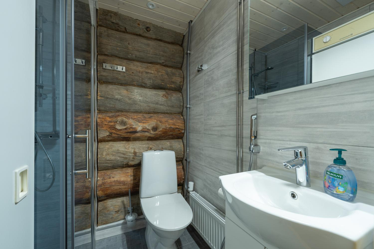 Bathroom 4, Kuukkeli Log Houses Aurora Resort, Lapland